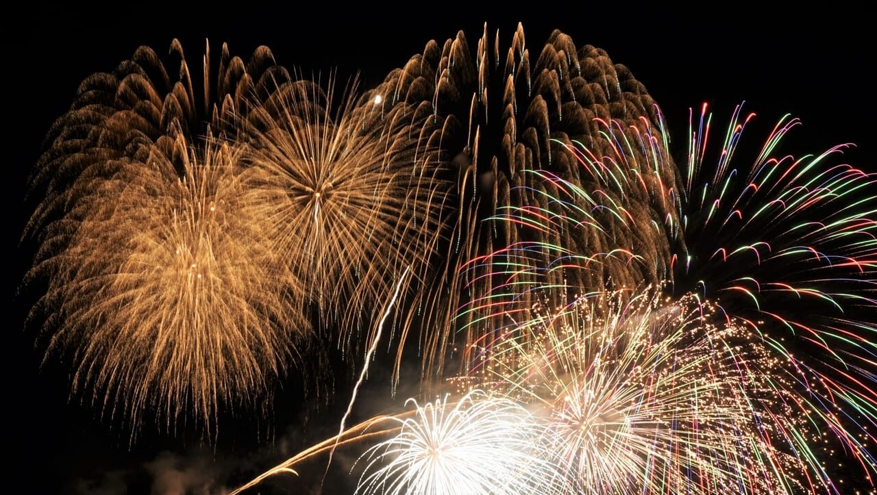 まくべつ夏フェスタ2026 幕別町 夏イベント 2026年7月19日(日) 幕別運動公園 特設会場 開催日時 雨天延期 アトラクション ふわふわドーム 出店 グルメ 幕別町商工会青年部 大抽選会 豪華景品 JTBペア旅行券 フィナーレ 花火大会 3000発 打ち上げ花火 夜空 注意事項 ペット入場禁止 指定場所以外禁煙 焼肉BBQ禁止 とかちしみず花火大会 清水町 2023年9月9日 花火大会 東十勝花火大会 本別町 本別きらめきタウンフェスティバル 2023年 帯広市 広尾町 花火大会 十勝港海上花火大会 イメージ
