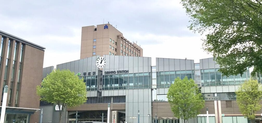 リカーマウンテン帯広店 お酒の専門店 酒専門店 帯広中心部 帯広駅 帯広市 西2条通 〒080-0012 北海道帯広市西2条南10丁目5−1 オープン グランドオープン お酒 おつまみ 帯広酒屋 世界のお酒 2025年10月29日(水) おにぎり屋ばんばん ばんばん 〒080-0013 北海道帯広市西2条南12丁目 北海道帯広市 JR帯広駅 JR釧路駅 エスタ帯広西館 帯広駅直結 とかち食物語 2025年9月4日(木)オープン 新規開店 開店 新規オープン カレーショップインデアン 北海道ラーメン紀行 そば・うどん達福 豚丼のぶたはげ 第78回おびひろ平原まつり 開催日時: 2025年8月14日(木)15日(金) 会場: 帯広市西2条南8丁目〜11丁目、広小路、夢の北広場 おびひろ盆踊り 盆踊り 駐車場 工藤静香 北海道 帯広市 コンサート 2025年8月11日(月祝) 帯広名物 豚丼 打上げ サクサクパイ 六花亭 クランベリー スイートポテト 帯広市民文化ホール Shizuka Kudo Concert Tour 2025 Love Paradox 豚丼のぶたはげ 帯広本店 十勝帯広しゃぶしゃぶ一心 〒080-0012 北海道帯広市西2条南9丁目16−18 小枝ビル 1F 十勝の大地が育んだ上質な豚肉と、北海道・十勝産の新鮮な食材をふんだんに使用した、こだわりのしゃぶしゃぶ専門店です。 当店では、産地直送の新鮮野菜や海鮮を使用し、素材の美味しさをそのまま楽しめるメニューをご用意しています。 十勝ならではの味わいを、心ゆくまでご堪能ください。 北海道 帯広市 十勝 グランドオープン オープン 新規オープン 開店 新規開店 リニューアルオープン 2025年5月23日(金) 帯広駅  宴の一心 帯広炭火和牛ハンバーグ食べ放題 無限膳 むげんぜん 和牛炭火焼ハンバーグ ななつぼし100%米 竹内養鶏場卵 サラダ 味噌汁 全て食べ放題 帯広駅 徒歩 オープン 新規開店 2025年8月1日(金)11時 営業時間は11時から16時 ラストオーダー15時 帯広グルメ 帯広食べ放題 帯広ハンバーグ 帯広ランチ 帯広子どもランチ 帯広かき氷ふわふわ本舗 ふわふわかき氷専門店 オープン 2025年夏 北海道 十勝直火炙りのたんじろう 2024年3月9日(土)グランドオープン 帯広市 リニューアルオープン 開店 メニュー 〒080-0012 北海道帯広市西2条南9丁目20−1 共同ビル 1F 焼肉たんじろう 令和6年3月2日を持ちまして一旦営業を終了 令和6年3月9日 十勝直火炙りのたんじろう リニューアルオープン メニュー 北海道産 十勝産 ジンギスカン鷹 北海道帯広市 苫小牧市 ジンギスカン じんぎすかん 帯広グルメ 成吉思汗 2025年6月オープン グランドオープン 新規開店 開店 新規オープン 予定 焼肉ドラゴン カフェグリーン CAFEGREEN 北海道十勝総合振興局 〒080-0803 北海道帯広市東3条南4丁目1−1−2 駐車場 大人気店 人気店 二代目 立喰いそば・うどん本郷 2025年6月6日(金) オープン 新規オープン 新規開店 開店 復活オープン 事業継承 帯広グルメ 帯広駅 ローヤルプラザビル1階 〒080-0011 北海道帯広市西1条南10丁目 〆そば 立ち食いそば うどん 飲み屋 帯広夜グルメ 〆の一杯 セブン-イレブン 帯広西1条店 海へ 帯広中央店 南9丁目通 西1条通  帯広駅 徒歩5分 2025年6月2日(月) 新規開店 日本酒飲み放題と海鮮と寿司 玉 ぎょく 〒080-0011 北海道帯広市西1条南10丁目1−1 ローヤルプラザ 1階 〒080-0011 北海道帯広市西1条南10丁目 ゆったり足湯ピザ工房 帯広産の地元食材を使った“手作りピザ”と モール温泉の“足湯体験”が一度に楽しめる 1日限定のスペシャルイベント開催! ピザはその場でトッピングして焼き上げ。 足湯に浸かりながら、焼きたてアツアツを味わえます 2025年5月25日(日)10時~15時 予約 ウタリ utari ホテルヌプカ 北海道 帯広市 2025年4月5日(土)、1日限りの間借りカフェがオープンします。オープンするカフェは「Cafélier Coffee」。8時~14時30分(14時ラストオーダー)予定とのこと。気になる場所は・・・ 北海道帯広市西2条南10丁目20-4「Utari」です。「HOTEL NUPKA」の東側、「ローソン 帯広駅北店」の斜向かい。帯広駅からは徒歩4分ほどの場所です。  オリジナルブレンドコーヒー スイーツ アサイーボウル テイクアウト モーニング ランチ 帯広駅 オープン  炭バルSATO 2025.3.24(月)グランドオープン 炭焼き料理が楽しめるバル風酒場で個室、飲み放題あり 定休日は日曜日 営業時間は17:30〜23:00(Lo.22:00) 050-8884-9795  帯広居酒屋 十勝帯広 帯広バル 2025年3月24日グランドオープン 新規開店 開店 オープン 新規オープン 北海道 帯広市 大通南10丁目19-1タチノ大通ビル1F, Obihiro, Hokkaido  帯広大通郵便局 国道236号線 大通 帯広駅 徒歩6分 帯広グルメ 〒080-0010 北海道帯広市大通南10丁目19−1 タチノ大通ビル 1F JOY【帯広BAR/帯広グルメ/帯広観光】 3月19日オープン‼︎ あのJOYドッグの他ステーキ・スイーツも加わりました テイクアウトも可能です 北海道 帯広市 帯広バー ホットドッグ joy ステーキ スイーツ 帯広ステーキ 帯広スイーツ 飲めるプリン ハイネケン ビール 帯広グルメ 帯広駅 セブン グランドオープン オープン 新規オープン 開店 新規開店 〒080-0011 北海道帯広市西1条南9丁目19−2 エスタ帯広 トラントランますや 18周年 感謝祭 限定商品 北海道 帯広市 JR帯広駅 徒歩4分 居酒屋 帯広駅前 〒080-0011 北海道帯広市西1条南11丁目11−1 マルシンビル2階 ちょっとおばさん  ふく井ホテル ホテルキャビン とかち串と肉刺し きくまる  2025年3月24日(月) グランドオープンスタッフ大募集 3月24日グランドオープン ビール オープン 新規オープン プレオープン 開店 新規開店  炭火焼きと肉刺し居酒屋 北海道帯広市西1条南11丁目11-1 マルシンビル2階 イメージ 十勝旬味旬菜酒肴 イチフク 十勝漁師大衆酒場たら福 北海道 JR帯広駅 徒歩6分 帯広市中心部 〒080-0010 北海道帯広市大通南10丁目19−2 クラウンビル 2025年2月26日(水) グランドオープン オープン NEWOPEN 新規オープン 新規開店 開店 テイクアウト専門店 カフェロゼッタ パンとお惣菜のお店ブォーノピアット 姉妹店 ビスコット 〒080-0803 北海道帯広市東3条南10丁目17 帯広駅 炉ばた巴 駐車場 帯広テイクアウト ピザ パスタ パン トーストチキン ラザニア オードブル ドルチェ 帯広グルメ 帯広人気店 アラカルト 営業再開 オープン 新規オープン 休業中 休業 閉店 開店 シェフ イベント 営業時間 定休日 北海道 帯広市 帯広駅 徒歩6分 ワインバルビスコット 閉店 〒080-0010 北海道帯広市大通南10丁目19−2 名門通り HOTEL NUPKA Hanare アラカルト コース ワイン 臨時休業 2025年2月4日(火)~2月25日(火) 帯広市 閉店 インデアン長崎屋帯広店 カレーショップインデアン 閉店 長崎屋 JR帯広駅エスタ西館 開店 新規オープン 新規開店 新店舗 臨時販売所 冷凍インデアン ふじもり 帯広駅 インデアンカレー オープン イメージ 新球場エスコンフィールド 北海道 ESCON FIELD HOKKAIDO  北海道 HOKKAIDO BALLPARK F VILLAGE 北海道ボールパークビレッジ 帯広市 北海道 日本ハムファイターズ 3月30日(木) 2023年 開幕戦 インデアンカレー ふじもり フード 【冷凍インデアンカレー】POP UP SHOP オープン 2024年1月18日(木) お土産 現金のみ 保冷バッグ 保冷剤 テレビ 日村 臨時休業 予約 休み 帯広市 閉店 インデアン長崎屋帯広店 カレーショップインデアン 閉店 長崎屋 JR帯広駅エスタ西館 開店 新規オープン 新規開店 新店舗 臨時販売所 冷凍インデアン ふじもり 帯広駅 インデアンカレー オープン 長崎屋 インデアンカレー カレーショップ インデアン 帯広市 釧路市 2023年 インデアンカレー ふじもり フード ソウルフード 十勝 冷凍インデアンカレー 長崎屋店 芽室店 21条店 冷凍 お土産 販売開始 新規オープン 開店 道の駅おとふけ なつぞらのふる里 レストラン 限定メニュー 音更町 2024年2月5日(月)プレオープン 個室居酒屋 星の夜空 北海道 帯広市 帯広駅 徒歩 駐車場 メニュー 帯広居酒屋 オープン 新規オープン 開店 新規開店 グランドオープン プレオープン 六花亭帯広本店 伊香保ビル 西2条通 六花亭 帯広本店 DAIMARU 本店 南側 斜向かい ドーミーイン帯広 2024年9月14日(土) グランドオープン セレクトショップ N3 LABEL TORI IZAKAYA 鶏の太田 系列店 2024年10月 オープン日 Instagram R build Rビル NEWOPEN 新店舗 ニューオープン 2024年11月14日(木) 予約 問い合わせ TORIIZAKAYA 鶏の太田がしばらくお休み 2025年1月25日24時をもちまして休業 リニューアルオープン日はまだ未定 北海道 帯広市 宿泊 帯広ホテル 新規オープン 新しいホテル 帯広駅前で一番新しいホテル 2024年12月19日オープン 帯広駅 徒歩 コンビニ ホテルARM帯広駅前 車 駐車場 シングル ダブル ツイン バリアフリー 工事中 新築工事 〒080-0011 北海道帯広市西1条南9丁目 セブン-イレブン 帯広西1条店、〒080-0011 北海道帯広市西1条南9丁目17−2 アルムシステム ホテルアルム 帯広中心部 帯広繁華街 北海道 帯広市 オープン グランドオープン 新規オープン 開店 新規開店 オープン準備中 食楽 Nonoha〜ののは 〜 小崎宏悦 帯広市西2条南10丁目9 フジモトビル2F 10年お世話になったお店を卒業 グランドオープン 目標 準備奮闘中 北海道産 十勝産 食材 北海道 十勝 地産野菜 チーズ 肉 メイン お酒を楽しめるお店 帯広市西2条南10丁目9 フジモトビル2階 帯広中心部 帯広駅 徒歩5分 フジモトビル 西2条 帯広駅の北口 信号2個 みずほ銀行 帯広支店 旬菜まさゆめ駅前店 a glass ほたる 帯広駅前店 N3 LABEL エヌサンレーベル アパレル オンワード セレクトショップ グランドオープン オープン 新規開店 開店 2024年9月14日(土) オープニングイベント 特典 〒080-0012 北海道帯広市西2条南9丁目9−3 タチノビル 鶏の太田 帯広市 北海道 オープン 新規オープン グランドオープン NEWOPEN 開店 新規開店 伊香保ビル 帯広駅 徒歩 居酒屋スナック 結  十勝ときめき豚丼 鶏料理 居酒屋 お酒 メニュー 〒080-0012 北海道帯広市西2条南9丁目10 伊香保ビル B1F DAIMARU 本店 六花亭 帯広本店 ドーミーイン帯広 帯広駅前 西2条 アオゾラ食堂 2024年9月2日(月) 帯広市 帯広駅 徒歩 オープン new ニューオープン グランドオープン 新規オープン 開店 新規開店 西2条通 お好み焼きと創作もんじゃサボテン帯広 札幌市 すすきの 予約必須 人気店 人気 美味しい 帯広初 SAKANA BEATS サカナビーツ 北海道帯広市西2条南10丁目 HEIGEN ハートビル 地下1F 2024年6月上旬