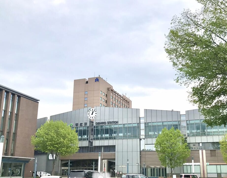 十勝産和牛 炊き肉＆ハンバーグのお店　とかちの恵み　オープン　2025年11月21日（金）　にグランドオープン　新規開店　開店　新店舗　帯広駅から徒歩3分ほど　西3条通沿いの「太陽ビル」1階に新規開店　 リカーマウンテン帯広店　お酒の専門店　酒専門店　帯広中心部　帯広駅　帯広市　西2条通　〒080-0012 北海道帯広市西２条南１０丁目５−１　オープン　グランドオープン　お酒　おつまみ　帯広酒屋　世界のお酒　2025年10月29日（水）　おにぎり屋ばんばん　ばんばん　〒080-0013 北海道帯広市西２条南１２丁目　北海道帯広市　JR帯広駅　JR釧路駅　エスタ帯広西館　帯広駅直結　とかち食物語　2025年9月4日（木）オープン　新規開店　開店　新規オープン　カレーショップインデアン　北海道ラーメン紀行　そば・うどん達福　豚丼のぶたはげ　第78回おびひろ平原まつり　開催日時： 2025年8月14日（木）15日（金）　会場： 帯広市西2条南8丁目〜11丁目、広小路、夢の北広場　おびひろ盆踊り　盆踊り　駐車場 工藤静香　北海道　帯広市　コンサート　2025年8月11日（月祝）　帯広名物　豚丼　打上げ　サクサクパイ　六花亭　クランベリー　スイートポテト　帯広市民文化ホール　Shizuka Kudo Concert Tour 2025 Love Paradox　豚丼のぶたはげ 帯広本店 十勝帯広しゃぶしゃぶ一心　〒080-0012 北海道帯広市西２条南９丁目１６−１８ 小枝ビル １F　十勝の大地が育んだ上質な豚肉と、北海道・十勝産の新鮮な食材をふんだんに使用した、こだわりのしゃぶしゃぶ専門店です。 当店では、産地直送の新鮮野菜や海鮮を使用し、素材の美味しさをそのまま楽しめるメニューをご用意しています。 十勝ならではの味わいを、心ゆくまでご堪能ください。　北海道　帯広市　十勝　グランドオープン　オープン　新規オープン　開店　新規開店　リニューアルオープン　2025年5月23日（金）　帯広駅 　宴の一心　帯広炭火和牛ハンバーグ食べ放題　無限膳　むげんぜん　和牛炭火焼ハンバーグ　ななつぼし100%米　竹内養鶏場卵　サラダ　味噌汁　全て食べ放題　帯広駅　徒歩　オープン　新規開店　2025年8月1日（金）11時　営業時間は11時から16時　ラストオーダー15時　帯広グルメ　帯広食べ放題　帯広ハンバーグ　帯広ランチ　帯広子どもランチ 帯広かき氷ふわふわ本舗 ふわふわかき氷専門店 オープン　2025年夏　北海道　十勝直火炙りのたんじろう　2024年3月9日（土）グランドオープン　帯広市　リニューアルオープン　開店　メニュー　〒080-0012 北海道帯広市西２条南９丁目20−１ 共同ビル 1F　焼肉たんじろう　令和6年3月2日を持ちまして一旦営業を終了　令和6年3月9日　十勝直火炙りのたんじろう　リニューアルオープン　メニュー　北海道産　十勝産 ジンギスカン鷹　北海道帯広市　苫小牧市　ジンギスカン　じんぎすかん　帯広グルメ　成吉思汗　2025年6月オープン　グランドオープン　新規開店　開店　新規オープン　予定　焼肉ドラゴン　カフェグリーン　CAFEGREEN　北海道十勝総合振興局　〒080-0803 北海道帯広市東３条南４丁目１−１−２　駐車場　大人気店　人気店　二代目 立喰いそば・うどん本郷　2025年6月6日（金）　オープン　新規オープン　新規開店　開店　復活オープン　事業継承　帯広グルメ　帯広駅　ローヤルプラザビル1階　〒080-0011 北海道帯広市西１条南１０丁目　〆そば　立ち食いそば　うどん　飲み屋　帯広夜グルメ　〆の一杯　セブン-イレブン 帯広西１条店　海へ 帯広中央店　南9丁目通　西1条通　 帯広駅　徒歩5分　2025年6月2日（月）　新規開店　日本酒飲み放題と海鮮と寿司　玉　ぎょく　〒080-0011 北海道帯広市西１条南１０丁目1−１ ローヤルプラザ 1階　〒080-0011 北海道帯広市西１条南１０丁目 ゆったり足湯ピザ工房 帯広産の地元食材を使った“手作りピザ”と モール温泉の“足湯体験”が一度に楽しめる 1日限定のスペシャルイベント開催！ ピザはその場でトッピングして焼き上げ。 足湯に浸かりながら、焼きたてアツアツを味わえます 2025年5月25日（日）10時～15時　予約　ウタリ　utari ホテルヌプカ　北海道　帯広市 2025年4月5日（土）、1日限りの間借りカフェがオープンします。オープンするカフェは「Cafélier Coffee」。8時～14時30分（14時ラストオーダー）予定とのこと。気になる場所は・・・ 北海道帯広市西2条南10丁目20-4「Utari」です。「HOTEL NUPKA」の東側、「ローソン 帯広駅北店」の斜向かい。帯広駅からは徒歩4分ほどの場所です。 　オリジナルブレンドコーヒー　スイーツ　アサイーボウル　テイクアウト　モーニング　ランチ　帯広駅　オープン　 炭バルSATO　2025.3.24（月）グランドオープン　炭焼き料理が楽しめるバル風酒場で個室、飲み放題あり　定休日は日曜日　営業時間は17:30〜23:00（Lo.22:00）　050-8884-9795 　帯広居酒屋　十勝帯広　帯広バル　2025年3月24日グランドオープン　新規開店　開店　オープン　新規オープン　北海道　帯広市　大通南10丁目19-1タチノ大通ビル1F, Obihiro, Hokkaido 　帯広大通郵便局　国道236号線　大通　帯広駅　徒歩6分　帯広グルメ　〒080-0010 北海道帯広市大通南１０丁目１９−１ タチノ大通ビル 1F JOY【帯広BAR/帯広グルメ/帯広観光】 3月19日オープン‼︎ あのJOYドッグの他ステーキ・スイーツも加わりました テイクアウトも可能です 北海道　帯広市　帯広バー　ホットドッグ　joy　ステーキ　スイーツ　帯広ステーキ　帯広スイーツ　飲めるプリン　ハイネケン　ビール　帯広グルメ　帯広駅　セブン　グランドオープン　オープン　新規オープン　開店　新規開店　〒080-0011 北海道帯広市西１条南９丁目１９−２　エスタ帯広　トラントランますや　18周年　感謝祭　限定商品　北海道　帯広市　JR帯広駅　徒歩4分　居酒屋　帯広駅前　〒080-0011 北海道帯広市西１条南１１丁目１１−１　マルシンビル2階　ちょっとおばさん　　ふく井ホテル　ホテルキャビン　とかち串と肉刺し　きくまる　　2025年3月24日（月）　グランドオープンスタッフ大募集　３月24日グランドオープン　ビール　オープン　新規オープン　プレオープン　開店　新規開店　 炭火焼きと肉刺し居酒屋　北海道帯広市西1条南11丁目11-1　マルシンビル2階　イメージ 十勝旬味旬菜酒肴 イチフク　十勝漁師大衆酒場たら福　北海道　JR帯広駅　徒歩6分　帯広市中心部　〒080-0010 北海道帯広市大通南１０丁目１９−２　クラウンビル　2025年2月26日（水）　グランドオープン　オープン　NEWOPEN　新規オープン　新規開店　開店　テイクアウト専門店　カフェロゼッタ　パンとお惣菜のお店ブォーノピアット　姉妹店　ビスコット　〒080-0803 北海道帯広市東３条南１０丁目１７　帯広駅　炉ばた巴　駐車場　帯広テイクアウト　ピザ　パスタ　パン　トーストチキン　ラザニア　オードブル　ドルチェ　帯広グルメ　帯広人気店　アラカルト　営業再開　オープン　新規オープン　休業中　休業　閉店　開店　シェフ　イベント　営業時間　定休日　北海道　帯広市　帯広駅　徒歩6分　ワインバルビスコット　閉店　〒080-0010 北海道帯広市大通南１０丁目１９−２　名門通り　HOTEL NUPKA Hanare　アラカルト　コース　ワイン 臨時休業　2025年2月4日（火）～2月25日（火） 帯広市　閉店　インデアン長崎屋帯広店　カレーショップインデアン　閉店　長崎屋　JR帯広駅エスタ西館　開店　新規オープン　新規開店　新店舗　臨時販売所　冷凍インデアン　ふじもり　帯広駅　インデアンカレー　オープン　イメージ　新球場エスコンフィールド 北海道　ESCON FIELD HOKKAIDO 　北海道　HOKKAIDO BALLPARK F VILLAGE　北海道ボールパークビレッジ　帯広市　北海道　日本ハムファイターズ　3月30日(木)　2023年　開幕戦　インデアンカレー　ふじもり　フード　【冷凍インデアンカレー】POP UP SHOP　オープン　2024年1月18日（木）　お土産　現金のみ　保冷バッグ　保冷剤　テレビ　日村　臨時休業　予約　休み 帯広市　閉店　インデアン長崎屋帯広店　カレーショップインデアン　閉店　長崎屋　JR帯広駅エスタ西館　開店　新規オープン　新規開店　新店舗　臨時販売所　冷凍インデアン　ふじもり　帯広駅　インデアンカレー　オープン　長崎屋　インデアンカレー　カレーショップ　インデアン　帯広市　釧路市 2023年　インデアンカレー　ふじもり　フード　ソウルフード　十勝　冷凍インデアンカレー　長崎屋店　芽室店　21条店　冷凍　お土産　販売開始　新規オープン　開店　道の駅おとふけ なつぞらのふる里　レストラン　限定メニュー　音更町　2024年2月5日（月）プレオープン 個室居酒屋　星の夜空　北海道　帯広市　帯広駅　徒歩　駐車場　メニュー　帯広居酒屋　オープン　新規オープン　開店　新規開店　グランドオープン　プレオープン　六花亭帯広本店　伊香保ビル　西2条通　六花亭 帯広本店　DAIMARU 本店　南側　斜向かい　ドーミーイン帯広　2024年9月14日（土）　グランドオープン　セレクトショップ　N3 LABEL　TORI IZAKAYA 鶏の太田　系列店　2024年10月　オープン日　Instagram　R build　Ｒビル　NEWOPEN　新店舗　ニューオープン　2024年11月14日（木）　予約　問い合わせ　TORIIZAKAYA　鶏の太田がしばらくお休み　2025年1月25日24時をもちまして休業　リニューアルオープン日はまだ未定 北海道　帯広市　宿泊　帯広ホテル　新規オープン　新しいホテル　帯広駅前で一番新しいホテル　2024年12月19日オープン　帯広駅　徒歩　コンビニ　ホテルＡＲＭ帯広駅前　車　駐車場　シングル　ダブル　ツイン　バリアフリー　工事中　新築工事　〒080-0011 北海道帯広市西１条南９丁目　セブン-イレブン 帯広西１条店、〒080-0011 北海道帯広市西１条南９丁目１７−２　アルムシステム　ホテルアルム　帯広中心部　帯広繁華街 北海道　帯広市　オープン　グランドオープン　新規オープン　開店　新規開店　オープン準備中　食楽　Nonoha〜ののは 〜　小崎宏悦 帯広市西2条南10丁目9 フジモトビル2F 10年お世話になったお店を卒業　グランドオープン　目標　準備奮闘中　北海道産　十勝産　食材　北海道　十勝　地産野菜　チーズ　肉　メイン　お酒を楽しめるお店　帯広市西2条南10丁目9　フジモトビル2階　帯広中心部　帯広駅　徒歩5分　フジモトビル　西2条　帯広駅の北口　信号2個　みずほ銀行 帯広支店　旬菜まさゆめ駅前店　a glass　ほたる 帯広駅前店　N3 LABEL　エヌサンレーベル　アパレル　オンワード　セレクトショップ　グランドオープン　オープン　新規開店　開店　2024年9月14日（土）　オープニングイベント　特典　〒080-0012 北海道帯広市西２条南９丁目９−３　タチノビル　鶏の太田　帯広市　北海道　オープン　新規オープン　グランドオープン　NEWOPEN　開店　新規開店　伊香保ビル　帯広駅　徒歩　居酒屋スナック 結 　十勝ときめき豚丼　鶏料理　居酒屋　お酒　メニュー　〒080-0012 北海道帯広市西２条南９丁目１０ 伊香保ビル B1F　DAIMARU 本店　六花亭 帯広本店　ドーミーイン帯広　帯広駅前　西2条　アオゾラ食堂　2024年9月2日（月） 帯広市　帯広駅　徒歩　オープン　new　ニューオープン　グランドオープン　新規オープン　開店　新規開店　西2条通　お好み焼きと創作もんじゃサボテン帯広　札幌市　すすきの　予約必須　人気店　人気　美味しい　帯広初　SAKANA BEATS　サカナビーツ　北海道帯広市西2条南10丁目 HEIGEN ハートビル 地下１F　2024年6月上旬