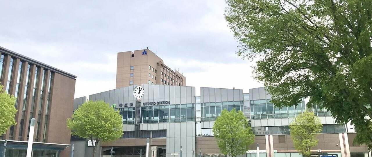 ホテル日航ノースランド帯広 帯広駅直結 帯広駅徒歩1分 朝食 モーニング ランチ ディナー 営業休止 休業 レストランJ 中華料理 レストラン「J」改修工事 レストラン「J」厨房改修工事 ラウンジオーロラ 休業期間 2026年3月9日(月)11:30 ~ 3月11日(水)予定 レストラン「J」の休業期間 2026年2月23日(月)11:00 ~ 3月31日(火)予定 2026年2月20日(金)午前10時30分 帯広中心部に新しいジンギスカン店 オープン 新規開店 開店 新規オープン グランドオープン 帯広駅 HITSUJI to BEER ヒツジとビール 〒080-0011 北海道帯広市西1条南11丁目11-2 旧 炭焼豚どんのぶた八 本店 昼飲み プレミアホテル-CABIN-帯広の西側 呑酒 鞘 2026年1月31日での店舗閉店のお知らせ 2026年1月31日(土)閉店 カラオケグランプリ ANNEX帯広店 突然のお知らせとなりますが、2026年1月31日をもちましANNEX帯広店を閉店させていただくこととなりました 帯広中心部 帯広カラオケ 帯広駅 徒歩5分 インデアンまちなか店 〒080-0012 北海道帯広市西2条南10丁目2 カレーショップ インデアン 新店舗オープン 新規店舗 オープン グランドオープン 新規開店 新規オープン 開店 帯広駅周辺 2025年12月オープン 求人情報 インデアンカレー 2025年12月14日(日) 12月13日(土) 12月15日(月) 帯広観測所 北海道 帯広市 十勝地方 大雪注意報 大雪警報 休校 ごみ収集 休み 小学校 中学校 高校 幼稚園 路線バス運休 JR運休 飛行機運休 除雪 2025年2月3日(月) 2025年2月4日(火) 大雪 除雪 雪かき 臨時休業 お知らせ 2025年3月6日(木) JR北海道 道東エリア 帯広駅 一部運休 JR運休 交通機関 coffee shop「sun」 sun 帯広駅から徒歩9分 車で4分 帯広中心部 帯広駅 帯広コーヒー スイーツ 帯広グルメ 2025年12月27日(土) 閉店 クローズ 店舗閉店 間借り営業 イベント出店 〒080-0011 北海道帯広市西1条南8丁目1−1 一条ビル 2F 十勝産和牛 炊き肉&ハンバーグのお店 とかちの恵み オープン 2025年11月21日(金) にグランドオープン 新規開店 開店 新店舗 帯広駅から徒歩3分ほど 西3条通沿いの「太陽ビル」1階に新規開店 リカーマウンテン帯広店 お酒の専門店 酒専門店 帯広中心部 帯広駅 帯広市 西2条通 〒080-0012 北海道帯広市西2条南10丁目5−1 オープン グランドオープン お酒 おつまみ 帯広酒屋 世界のお酒 2025年10月29日(水) おにぎり屋ばんばん ばんばん 〒080-0013 北海道帯広市西2条南12丁目 北海道帯広市 JR帯広駅 JR釧路駅 エスタ帯広西館 帯広駅直結 とかち食物語 2025年9月4日(木)オープン 新規開店 開店 新規オープン カレーショップインデアン 北海道ラーメン紀行 そば・うどん達福 豚丼のぶたはげ 第78回おびひろ平原まつり 開催日時: 2025年8月14日(木)15日(金) 会場: 帯広市西2条南8丁目〜11丁目、広小路、夢の北広場 おびひろ盆踊り 盆踊り 駐車場 工藤静香 北海道 帯広市 コンサート 2025年8月11日(月祝) 帯広名物 豚丼 打上げ サクサクパイ 六花亭 クランベリー スイートポテト 帯広市民文化ホール Shizuka Kudo Concert Tour 2025 Love Paradox 豚丼のぶたはげ 帯広本店 十勝帯広しゃぶしゃぶ一心 〒080-0012 北海道帯広市西2条南9丁目16−18 小枝ビル 1F 十勝の大地が育んだ上質な豚肉と、北海道・十勝産の新鮮な食材をふんだんに使用した、こだわりのしゃぶしゃぶ専門店です。 当店では、産地直送の新鮮野菜や海鮮を使用し、素材の美味しさをそのまま楽しめるメニューをご用意しています。 十勝ならではの味わいを、心ゆくまでご堪能ください。 北海道 帯広市 十勝 グランドオープン オープン 新規オープン 開店 新規開店 リニューアルオープン 2025年5月23日(金) 帯広駅 宴の一心 帯広炭火和牛ハンバーグ食べ放題 無限膳 むげんぜん 和牛炭火焼ハンバーグ ななつぼし100%米 竹内養鶏場卵 サラダ 味噌汁 全て食べ放題 帯広駅 徒歩 オープン 新規開店 2025年8月1日(金)11時 営業時間は11時から16時 ラストオーダー15時 帯広グルメ 帯広食べ放題 帯広ハンバーグ 帯広ランチ 帯広子どもランチ 帯広かき氷ふわふわ本舗 ふわふわかき氷専門店 オープン 2025年夏 北海道 十勝直火炙りのたんじろう 2024年3月9日(土)グランドオープン 帯広市 リニューアルオープン 開店 メニュー 〒080-0012 北海道帯広市西2条南9丁目20−1 共同ビル 1F 焼肉たんじろう 令和6年3月2日を持ちまして一旦営業を終了 令和6年3月9日 十勝直火炙りのたんじろう リニューアルオープン メニュー 北海道産 十勝産 ジンギスカン鷹 北海道帯広市 苫小牧市 ジンギスカン じんぎすかん 帯広グルメ 成吉思汗 2025年6月オープン グランドオープン 新規開店 開店 新規オープン 予定 焼肉ドラゴン カフェグリーン CAFEGREEN 北海道十勝総合振興局 〒080-0803 北海道帯広市東3条南4丁目1−1−2 駐車場 大人気店 人気店 二代目 立喰いそば・うどん本郷 2025年6月6日(金) オープン 新規オープン 新規開店 開店 復活オープン 事業継承 帯広グルメ 帯広駅 ローヤルプラザビル1階 〒080-0011 北海道帯広市西1条南10丁目 〆そば 立ち食いそば うどん 飲み屋 帯広夜グルメ 〆の一杯 セブン-イレブン 帯広西1条店 海へ 帯広中央店 南9丁目通 西1条通 帯広駅 徒歩5分 2025年6月2日(月) 新規開店 日本酒飲み放題と海鮮と寿司 玉 ぎょく 〒080-0011 北海道帯広市西1条南10丁目1−1 ローヤルプラザ 1階 〒080-0011 北海道帯広市西1条南10丁目 ゆったり足湯ピザ工房 帯広産の地元食材を使った“手作りピザ”と モール温泉の“足湯体験”が一度に楽しめる 1日限定のスペシャルイベント開催! ピザはその場でトッピングして焼き上げ。 足湯に浸かりながら、焼きたてアツアツを味わえます 2025年5月25日(日)10時~15時 予約 ウタリ utari ホテルヌプカ 北海道 帯広市 2025年4月5日(土)、1日限りの間借りカフェがオープンします。オープンするカフェは「Cafélier Coffee」。8時~14時30分(14時ラストオーダー)予定とのこと。気になる場所は・・・ 北海道帯広市西2条南10丁目20-4「Utari」です。「HOTEL NUPKA」の東側、「ローソン 帯広駅北店」の斜向かい。帯広駅からは徒歩4分ほどの場所です。 オリジナルブレンドコーヒー スイーツ アサイーボウル テイクアウト モーニング ランチ 帯広駅 オープン 炭バルSATO 2025.3.24(月)グランドオープン 炭焼き料理が楽しめるバル風酒場で個室、飲み放題あり 定休日は日曜日 営業時間は17:30〜23:00(Lo.22:00) 050-8884-9795 帯広居酒屋 十勝帯広 帯広バル 2025年3月24日グランドオープン 新規開店 開店 オープン 新規オープン 北海道 帯広市 大通南10丁目19-1タチノ大通ビル1F, Obihiro, Hokkaido 帯広大通郵便局 国道236号線 大通 帯広駅 徒歩6分 帯広グルメ 〒080-0010 北海道帯広市大通南10丁目19−1 タチノ大通ビル 1F JOY【帯広BAR/帯広グルメ/帯広観光】 3月19日オープン‼︎ あのJOYドッグの他ステーキ・スイーツも加わりました テイクアウトも可能です 北海道 帯広市 帯広バー ホットドッグ joy ステーキ スイーツ 帯広ステーキ 帯広スイーツ 飲めるプリン ハイネケン ビール 帯広グルメ 帯広駅 セブン グランドオープン オープン 新規オープン 開店 新規開店 〒080-0011 北海道帯広市西1条南9丁目19−2 エスタ帯広 トラントランますや 18周年 感謝祭 限定商品 北海道 帯広市 JR帯広駅 徒歩4分 居酒屋 帯広駅前 〒080-0011 北海道帯広市西1条南11丁目11−1 マルシンビル2階 ちょっとおばさん ふく井ホテル ホテルキャビン とかち串と肉刺し きくまる 2025年3月24日(月) グランドオープンスタッフ大募集 3月24日グランドオープン ビール オープン 新規オープン プレオープン 開店 新規開店 炭火焼きと肉刺し居酒屋 北海道帯広市西1条南11丁目11-1 マルシンビル2階 イメージ 十勝旬味旬菜酒肴 イチフク 十勝漁師大衆酒場たら福 北海道 JR帯広駅 徒歩6分 帯広市中心部 〒080-0010 北海道帯広市大通南10丁目19−2 クラウンビル 2025年2月26日(水) グランドオープン オープン NEWOPEN 新規オープン 新規開店 開店 テイクアウト専門店 カフェロゼッタ パンとお惣菜のお店ブォーノピアット 姉妹店 ビスコット 〒080-0803 北海道帯広市東3条南10丁目17 帯広駅 炉ばた巴 駐車場 帯広テイクアウト ピザ パスタ パン トーストチキン ラザニア オードブル ドルチェ 帯広グルメ 帯広人気店 アラカルト 営業再開 オープン 新規オープン 休業中 休業 閉店 開店 シェフ イベント 営業時間 定休日 北海道 帯広市 帯広駅 徒歩6分 ワインバルビスコット 閉店 〒080-0010 北海道帯広市大通南10丁目19−2 名門通り HOTEL NUPKA Hanare アラカルト コース ワイン 臨時休業 2025年2月4日(火)~2月25日(火) 帯広市 閉店 インデアン長崎屋帯広店 カレーショップインデアン 閉店 長崎屋 JR帯広駅エスタ西館 開店 新規オープン 新規開店 新店舗 臨時販売所 冷凍インデアン ふじもり 帯広駅 インデアンカレー オープン イメージ 新球場エスコンフィールド 北海道 ESCON FIELD HOKKAIDO 北海道 HOKKAIDO BALLPARK F VILLAGE 北海道ボールパークビレッジ 帯広市 北海道 日本ハムファイターズ 3月30日(木) 2023年 開幕戦 インデアンカレー ふじもり フード 【冷凍インデアンカレー】POP UP SHOP オープン 2024年1月18日(木) お土産 現金のみ 保冷バッグ 保冷剤 テレビ 日村 臨時休業 予約 休み 帯広市 閉店 インデアン長崎屋帯広店 カレーショップインデアン 閉店 長崎屋 JR帯広駅エスタ西館 開店 新規オープン 新規開店 新店舗 臨時販売所 冷凍インデアン ふじもり 帯広駅 インデアンカレー オープン 長崎屋 インデアンカレー カレーショップ インデアン 帯広市 釧路市 2023年 インデアンカレー ふじもり フード ソウルフード 十勝 冷凍インデアンカレー 長崎屋店 芽室店 21条店 冷凍 お土産 販売開始 新規オープン 開店 道の駅おとふけ なつぞらのふる里 レストラン 限定メニュー 音更町 2024年2月5日(月)プレオープン 個室居酒屋 星の夜空 北海道 帯広市 帯広駅 徒歩 駐車場 メニュー 帯広居酒屋 オープン 新規オープン 開店 新規開店 グランドオープン プレオープン 六花亭帯広本店 伊香保ビル 西2条通 六花亭 帯広本店 DAIMARU 本店 南側 斜向かい ドーミーイン帯広 2024年9月14日(土) グランドオープン セレクトショップ N3 LABEL TORI IZAKAYA 鶏の太田 系列店 2024年10月 オープン日 Instagram R build Rビル NEWOPEN 新店舗 ニューオープン 2024年11月14日(木) 予約 問い合わせ TORIIZAKAYA 鶏の太田がしばらくお休み 2025年1月25日24時をもちまして休業 リニューアルオープン日はまだ未定 北海道 帯広市 宿泊 帯広ホテル 新規オープン 新しいホテル 帯広駅前で一番新しいホテル 2024年12月19日オープン 帯広駅 徒歩 コンビニ ホテルARM帯広駅前 車 駐車場 シングル ダブル ツイン バリアフリー 工事中 新築工事 〒080-0011 北海道帯広市西1条南9丁目 セブン-イレブン 帯広西1条店、〒080-0011 北海道帯広市西1条南9丁目17−2 アルムシステム ホテルアルム 帯広中心部 帯広繁華街 北海道 帯広市 オープン グランドオープン 新規オープン 開店 新規開店 オープン準備中 食楽 Nonoha〜ののは 〜 小崎宏悦 帯広市西2条南10丁目9 フジモトビル2F 10年お世話になったお店を卒業 グランドオープン 目標 準備奮闘中 北海道産 十勝産 食材 北海道 十勝 地産野菜 チーズ 肉 メイン お酒を楽しめるお店 帯広市西2条南10丁目9 フジモトビル2階 帯広中心部 帯広駅 徒歩5分 フジモトビル 西2条 帯広駅の北口 信号2個 みずほ銀行 帯広支店 旬菜まさゆめ駅前店 a glass ほたる 帯広駅前店 N3 LABEL エヌサンレーベル アパレル オンワード セレクトショップ グランドオープン オープン 新規開店 開店 2024年9月14日(土) オープニングイベント 特典 〒080-0012 北海道帯広市西2条南9丁目9−3 タチノビル 鶏の太田 帯広市 北海道 オープン 新規オープン グランドオープン NEWOPEN 開店 新規開店 伊香保ビル 帯広駅 徒歩 居酒屋スナック 結 十勝ときめき豚丼 鶏料理 居酒屋 お酒 メニュー 〒080-0012 北海道帯広市西2条南9丁目10 伊香保ビル B1F DAIMARU 本店 六花亭 帯広本店 ドーミーイン帯広 帯広駅前 西2条 アオゾラ食堂 2024年9月2日(月) 帯広市 帯広駅 徒歩 オープン new ニューオープン グランドオープン 新規オープン 開店 新規開店 西2条通 お好み焼きと創作もんじゃサボテン帯広 札幌市 すすきの 予約必須 人気店 人気 美味しい 帯広初 SAKANA BEATS サカナビーツ 北海道帯広市西2条南10丁目 HEIGEN ハートビル 地下1F 2024年6月上旬