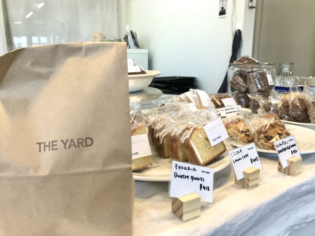 THE YARD　ザヤード　帯広市　新得町　CAFE　カフェ　オープン　開店　新規開店　新規オープン　移転　閉店　2024年3月　2024年4月　新得駅　〒081-0008 北海道上川郡新得町本通南１丁目1番地　コーヒー　ケーキ　スコーン　シフォンケーキ　コーヒー　テイクアウト　coffee　珈琲　雑貨　ショップ　お洒落　デート　おしゃれ　ドライブ　JR　車　徒歩　ラーメン　ひもの屋さん　定休日　駐車場　営業