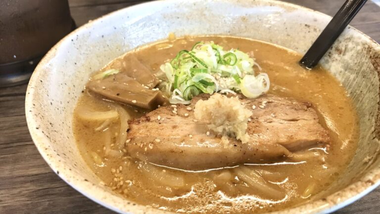 麺屋こたろう　帯広市　北海道　人気ラーメン　味噌ラーメン　こたろう　弥生通　閉店　臨時休業　店舗移転　オープン　新規オープン　開店　新規開店　グランドオープン　〒080-0013 北海道帯広市西３条南２８丁目２０ 〒080-0011 北海道帯広市西１条南２４丁目４−１　中華・ラーメン 上海　ホルモンラーメン　キムチラーメン　帯広ラーメン　閉店　人気ラーメン　上海　のれん分け　暖簾分け 定休日　営業時間　駐車場　創業32年　店主　中華チラシ　中華ちらし　味噌　塩　醤油　開店　クローズ　CLOSE　北海道　大通　明星通　カウンター 移転オープン　2024年10月11日（金）　上海人気メニュー　朝鮮チラシ　中華チラシ　サガリチャーハン