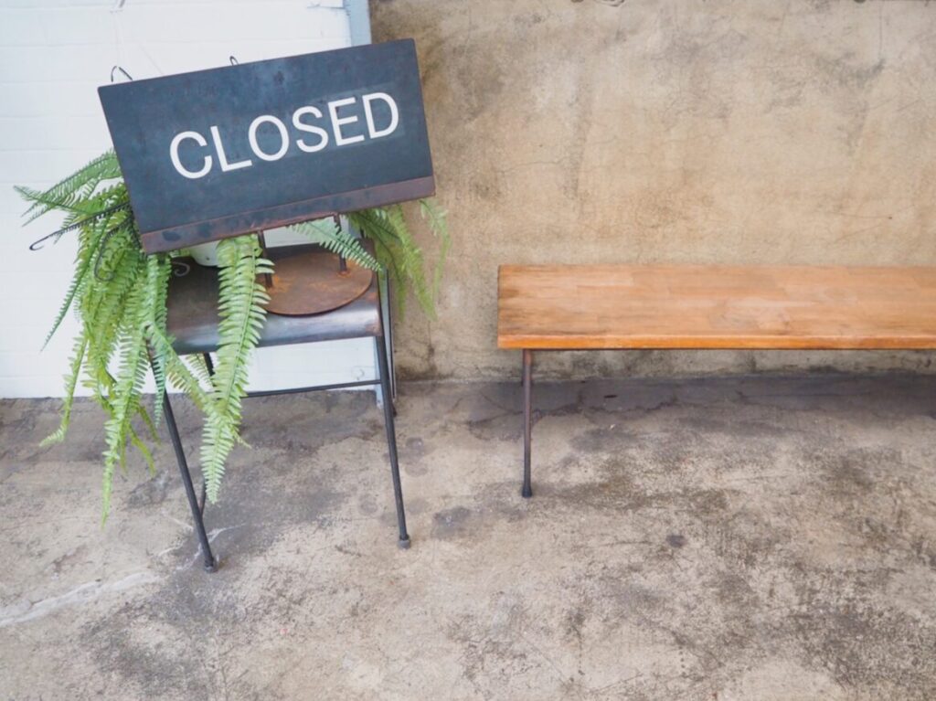 カフェボタン　2026年2月　休業　当面の営業を見合わせる　諸事情　閉店　臨時休業　北海道　芽室町　芽室カフェ　ドッグラン　犬同伴OK　犬　わんちゃん　〒082-0030 北海道河西郡芽室町本通５丁目２４−３