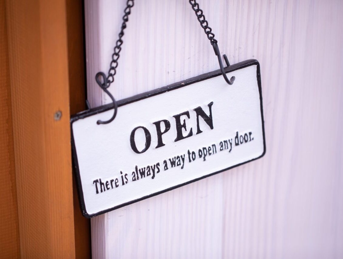 2026年3月1日（日）　似合わせ×髪質改善特化サロン　オープン　新規オープン　開店　新規開店　似合わせ　縮毛矯正や髪質改善　メンズもOK　美容室　SYMME hair designシム ヘアデザイン　〒080-2471 北海道帯広市西２１条南５丁目１６−２ 215a　栄通沿い　串49　タイヤ館 西帯広　焼肉にくなり　隣には　2026年1月8日（木）オープン　田舎そば一良庵　帯広美容室　帯広サロン　イメージ